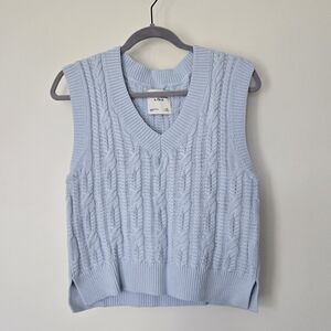 NWT Abercrombie V Neck Cable Knit Sweater Vest Light Blue